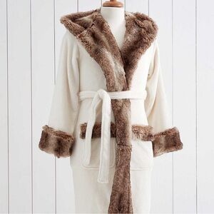 •POTTERY BARN• Faux Fur Robe Caramel Trim
